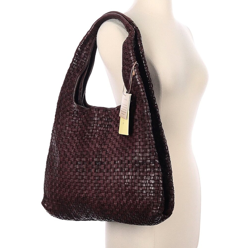 Beautifully Uniquely crafted 100% Leather Bag NWT